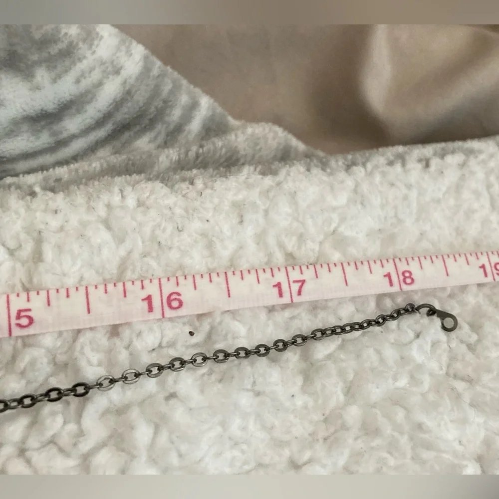 Black Flower necklace - Picture 7 of 7